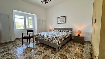 Villetta Marilena Sleeps 7 Torre Suda