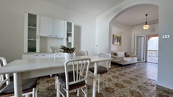 Villetta Marilena Sleeps 7 Torre Suda