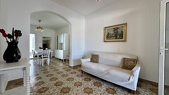Villetta Marilena Sleeps 7 Torre Suda