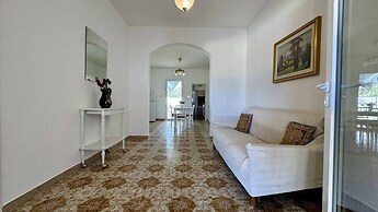Villetta Marilena Sleeps 7 Torre Suda