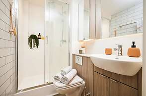 Student Only Vita St. Albans