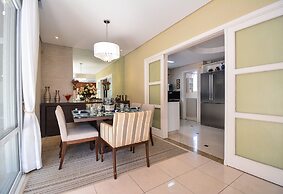 Elegante Casa com Piscina - João Paulo