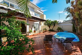 Elegante Casa com Piscina - João Paulo