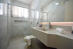 Elegante Casa com Piscina - João Paulo