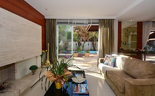 Elegante Casa com Piscina - João Paulo