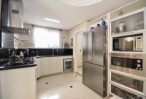 Elegante Casa com Piscina - João Paulo