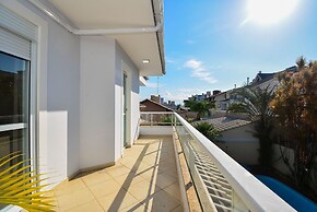 Elegante Casa com Piscina - João Paulo