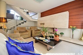 Elegante Casa com Piscina - João Paulo