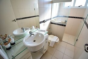 Elegante Casa com Piscina - João Paulo