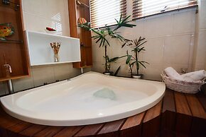 Elegante Casa com Piscina - João Paulo