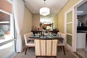 Elegante Casa com Piscina - João Paulo