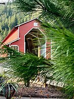 Westfir Lodge & Mountain Market