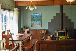 Westfir Lodge & Mountain Market