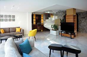 GREY APARTMENT