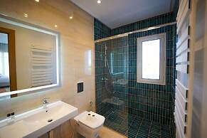 Villa Apollon Seaside and Luxurious