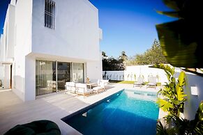 Villa Apollon Seaside and Luxurious