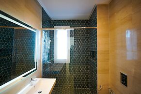 Villa Apollon Seaside and Luxurious