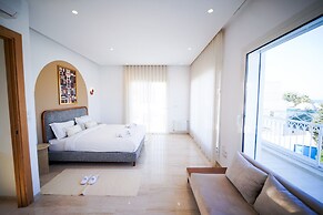 Villa Hermes Seaside and Luxurious