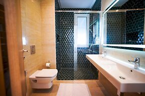 Villa Hermes Seaside and Luxurious