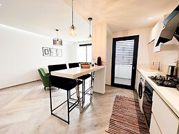 The Business Stay Brand new in Lac 2