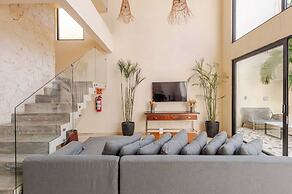 Hum Living Luxury Villas-La Veleta Tulum