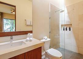 Hum Living Luxury Villas-La Veleta Tulum
