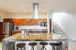 Hum Living Luxury Villas-La Veleta Tulum