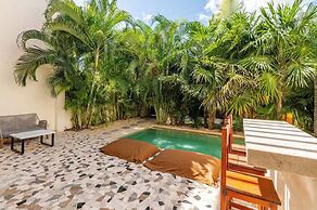 Hum Living Luxury Villas-La Veleta Tulum