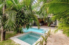 Hum Living Luxury Villas-La Veleta Tulum