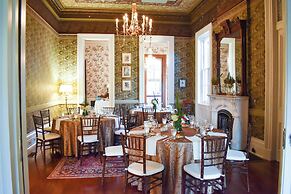 French Quarter Lanaux Mansion B & B