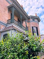 French Quarter Lanaux Mansion B & B
