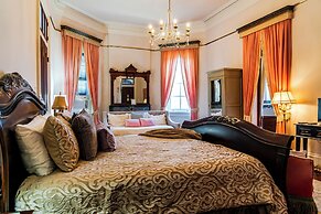 French Quarter Lanaux Mansion B & B