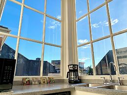 French Quarter Lanaux Mansion B & B