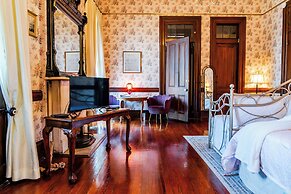 French Quarter Lanaux Mansion B & B
