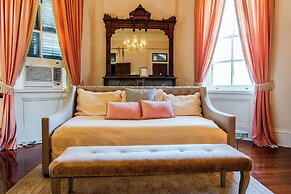 French Quarter Lanaux Mansion B & B
