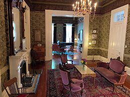 French Quarter Lanaux Mansion B & B