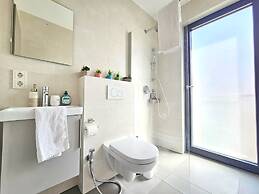 Stylish 3 BR with 2 terraces and parking