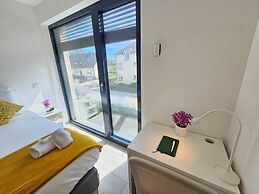 Stylish 3 BR with 2 terraces and parking