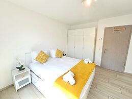 Stylish 3 BR with 2 terraces and parking