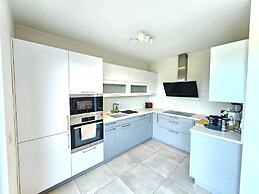 Stylish 3 BR with 2 terraces and parking