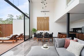 Karanda by Beach Please Tulum