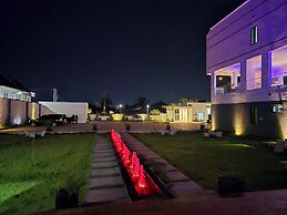 AIKU LUXURY HOTEL & RESORTS
