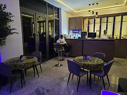 AIKU LUXURY HOTEL & RESORTS