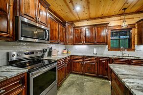 Sugar Daddy Cabin for 13!