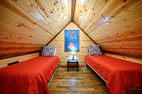 Sugar Daddy Cabin for 13!