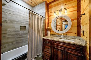 Sugar Daddy Cabin for 13!