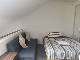 3 Double 1 Single 2 Sofa Beds apartment
