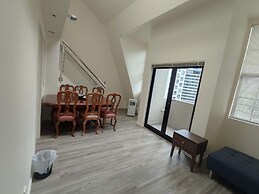 3 Double 1 Single 2 Sofa Beds apartment