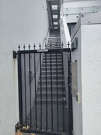 3 Double 1 Single 2 Sofa Beds apartment