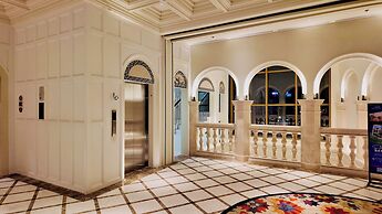 Azure Premium Apartments